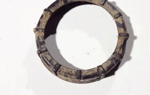 Fuel tank mounting bracket