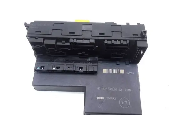 Mercedes-Benz E W210 Fuse module A0225455332