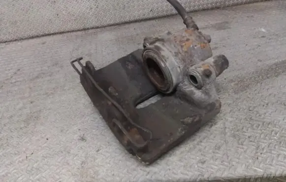 Skoda Octavia Mk2 (1Z) Front brake caliper