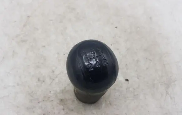 Toyota Avensis Verso Gear lever shifter trim leather/knob NOCODE
