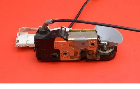 Citroen C4 Grand Picasso Front door lock 9681331680