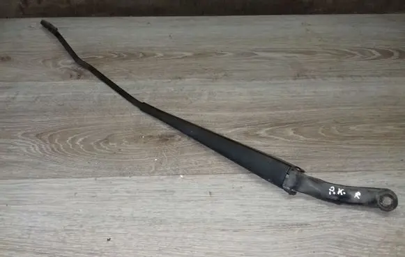 Volvo V70 Front wiper blade arm 8624269