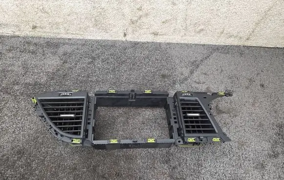 Seat Leon (5F) Dash center air vent grill 5F1819110