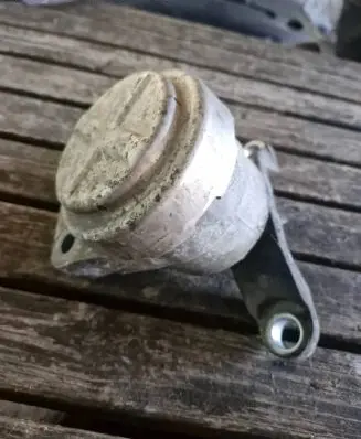 Ford S-MAX Engine mount bracket