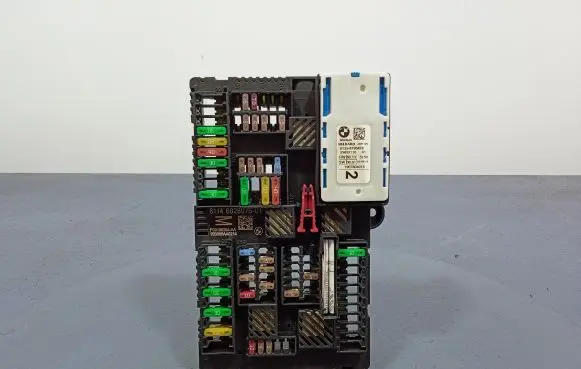 BMW X4 F26 Fuse box set 6828075