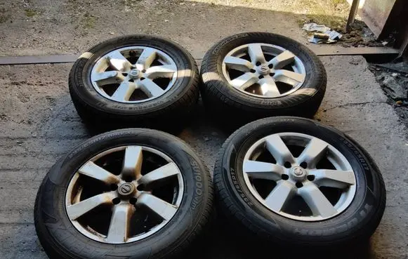Nissan X-Trail T31 R17 alloy rim 