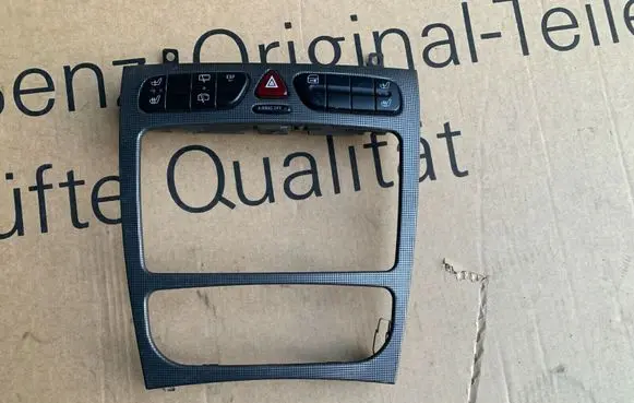 Mercedes-Benz C W203 Radio/GPS head unit trim A2036809039