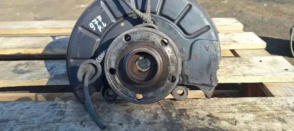 Front wheel hub