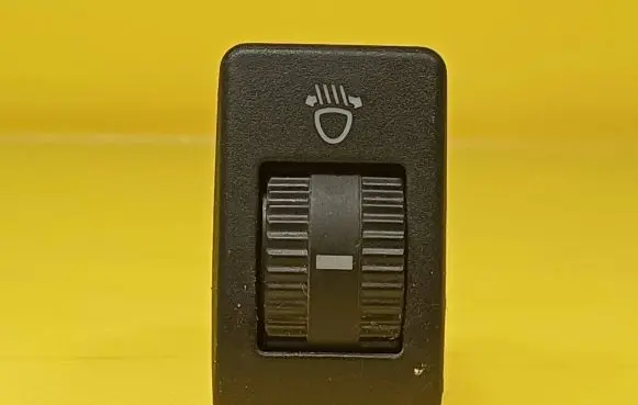Seat Toledo I (1L) Headlight level height control switch 1L0941333