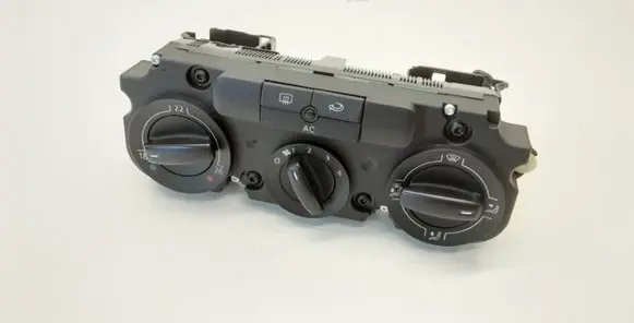 Volkswagen Golf V Climate control unit 1CF74730960 74730960 53701