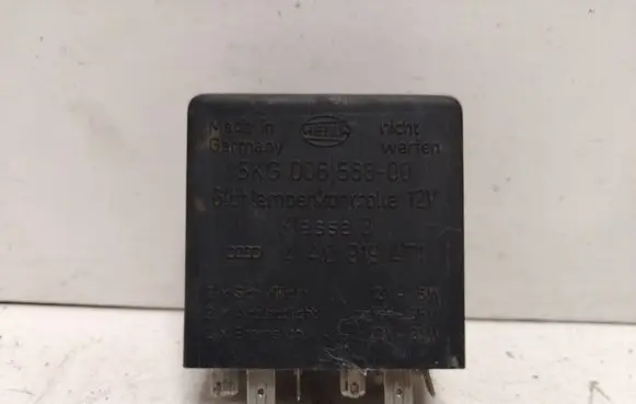 Audi A4 S4 B5 8D Light relay 5KG00656800 4A0919471