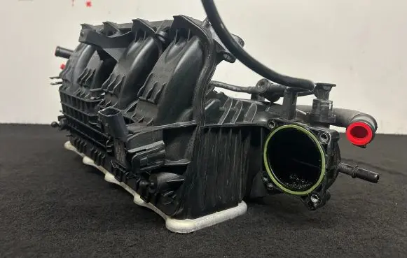 Volkswagen Golf VII Intake manifold 04E145749F ULKTZPV91