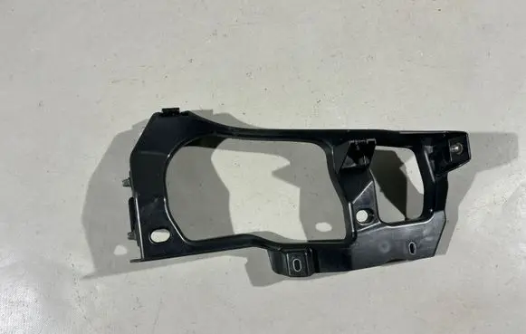 Volkswagen Touareg II Headlight/headlamp mounting bracket 7P6806510