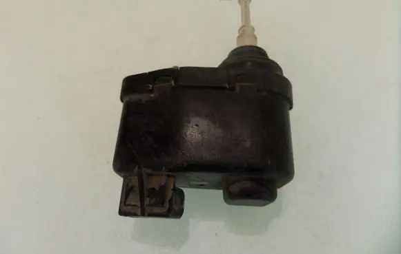 Audi 80 90 S2 B4 Headlight level adjustment motor 8A0941295 437551
