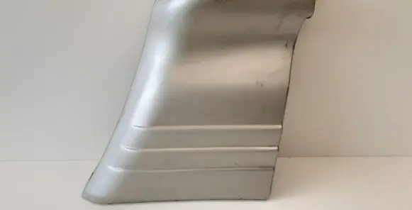 Fender trim (molding)
