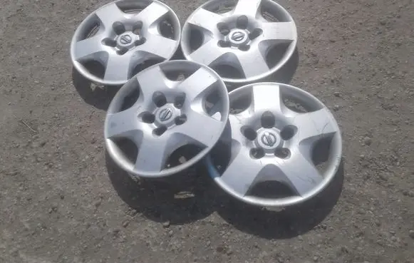 Nissan X-Trail T30 R15 wheel hub/cap/trim 403154N013