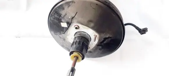 Renault Megane II Brake booster 8200453735