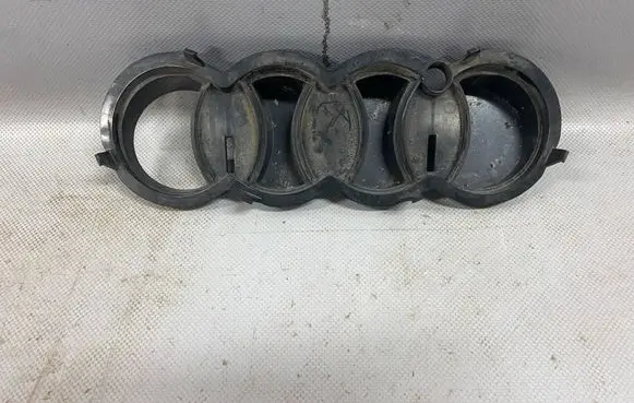 Audi Q7 4M Manufacturer badge logo/emblem 4M0853169C