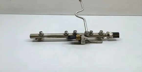 BMW 3 E92 E93 Fuel main line pipe 7562474