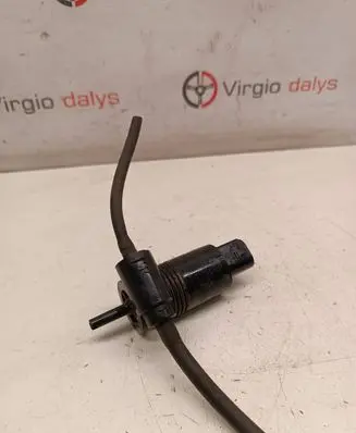 Jeep Grand Cherokee Windscreen/windshield washer pump 05152075ac