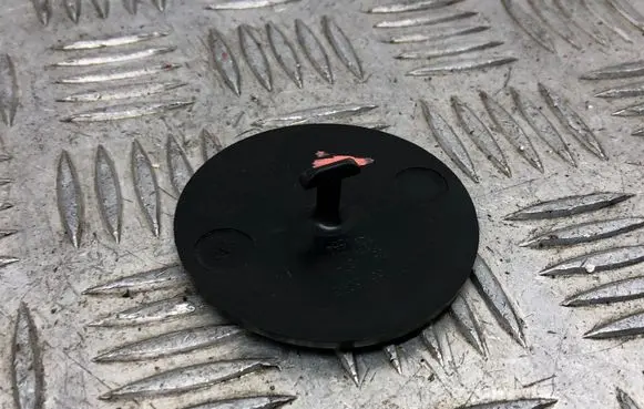 BMW 5 E60 E61 Floor mat clip fixing clamp 10648011 9166609