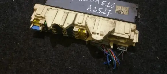 Mazda 626 Fuse box set ga5r 2j27