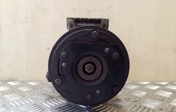 Renault Scenic I Air conditioning (A/C) compressor (pump) 7700105765