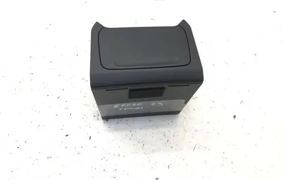 Volvo XC40 Central console drawer/shelf pad 32275410 31497250