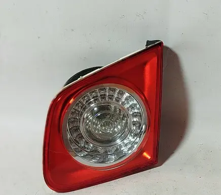 Volkswagen Jetta V Tailgate rear/tail lights 1K5945094