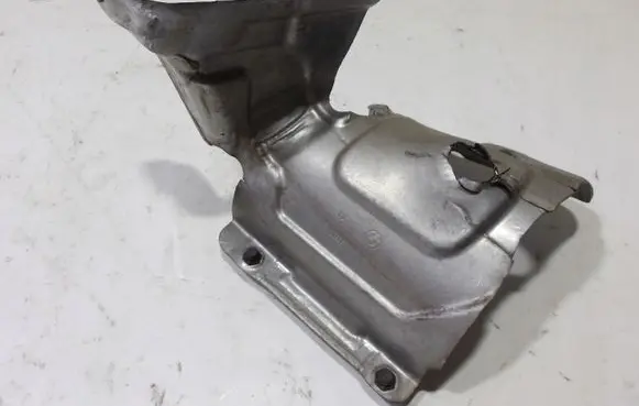 Volvo C30 Exhaust heat shield 8648679