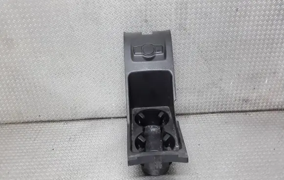 Cup holder front