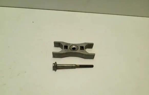 Volkswagen Amarok Fuel Injector clamp holder 04L216