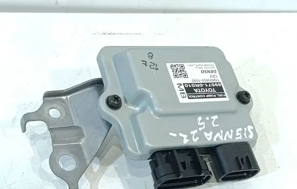 Toyota Sienna XL40 IV Fuel injection pump control unit/module 895710R010