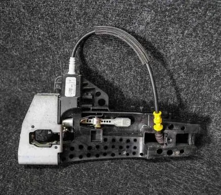 Audi A1 Front door interior handle 