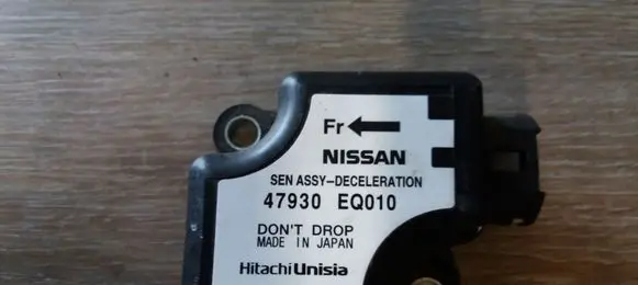 Nissan X-Trail T30 ESP acceleration yaw rate sensor 47930EQ010
