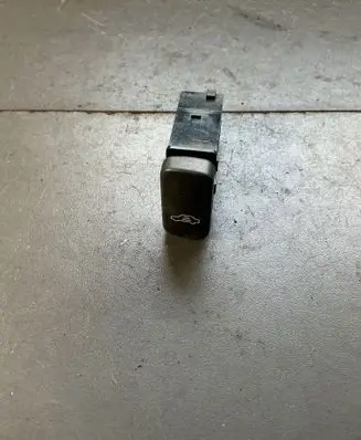 Volvo S40, V40 Alarm switch 30889360