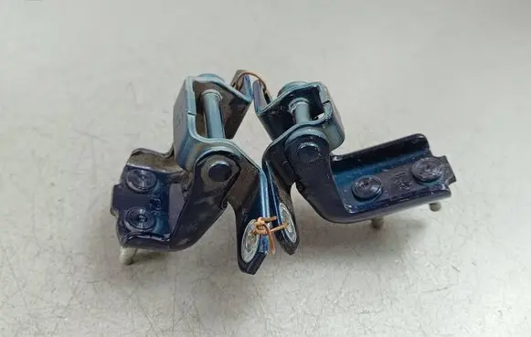 Suzuki SX4 S-Cross Rear door hinge set 