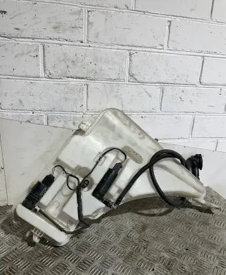 BMW 4 F32 F33 Windshield washer fluid reservoir/tank 7241679