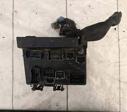 Chrysler Pacifica Fuse module 05082790ah