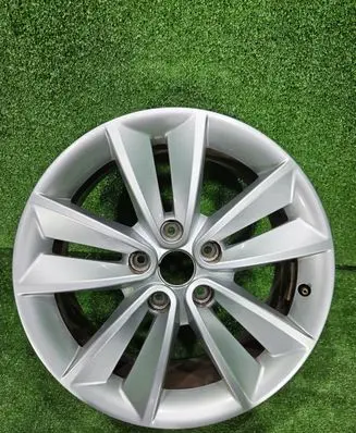 Renault Megane III R17 alloy rim 