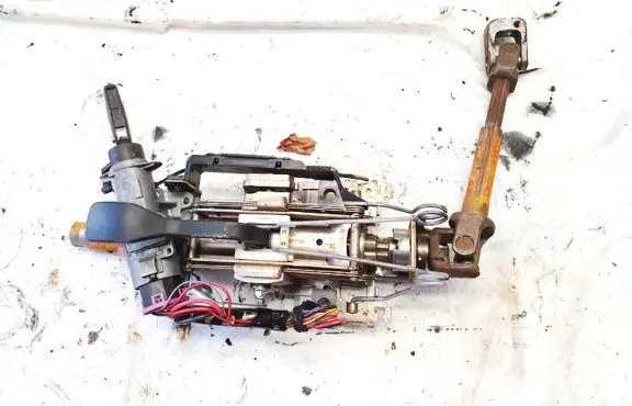 Skoda Praktik (5J8) Steering wheel axle 305117318