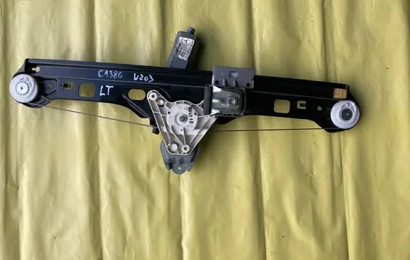 Mercedes-Benz C W203 Rear door window regulator with motor A2037300946 800778081
