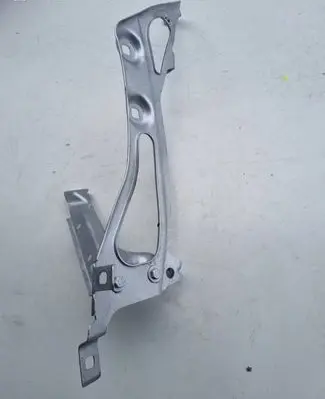 BMW 2 F46 Fender mounting bracket 7297202