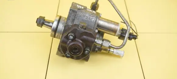 Opel Meriva B Fuel injection high pressure pump 55570040 B16DTH