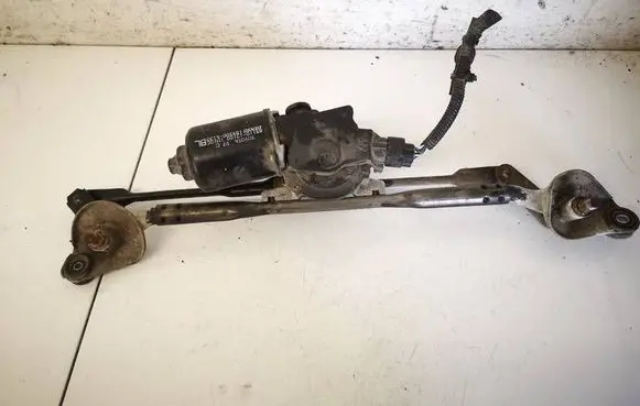 Toyota Corolla Verso E121 Front wiper linkage and motor 