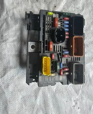 Volkswagen Transporter - Caravelle T4 Coolant fan relay PA630GF