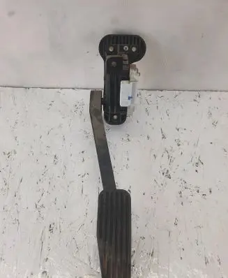 Volvo V70 Accelerator throttle pedal 30683516 6PV00853712