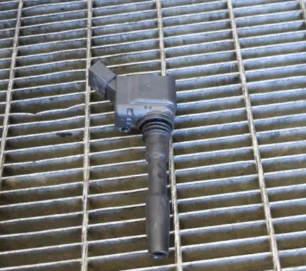Audi A5 Sportback 8TA High voltage ignition coil 77320003 06H905110E