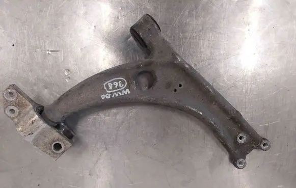 Volkswagen PASSAT B6 Front lower control arm/wishbone 3C0407153B