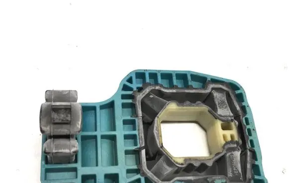 Radiator mount bracket